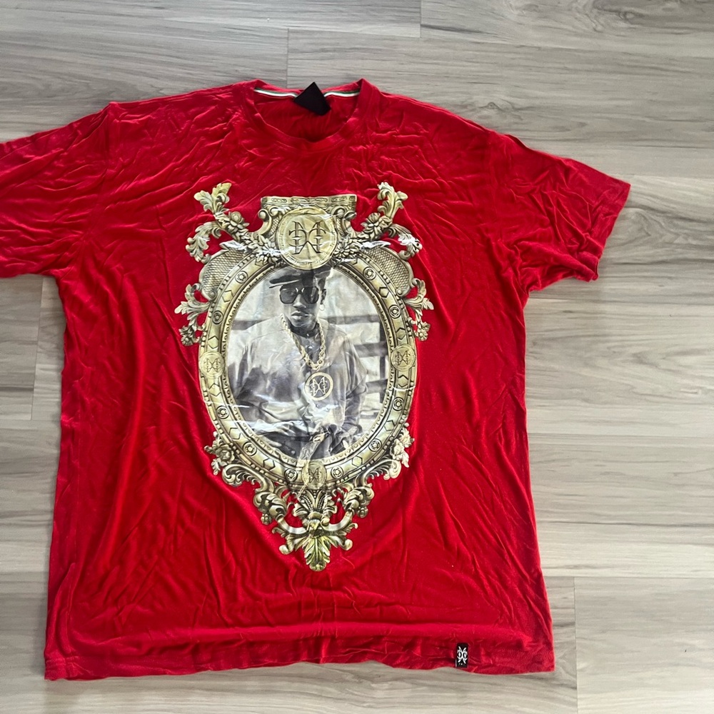 Michaels Red Short Sleeve Tee with Vintage Graphic